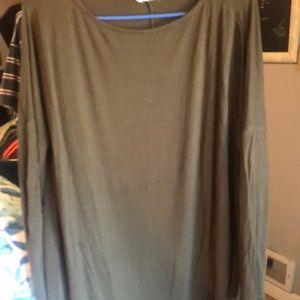 Lightweight long sleeve shirt like an olive green